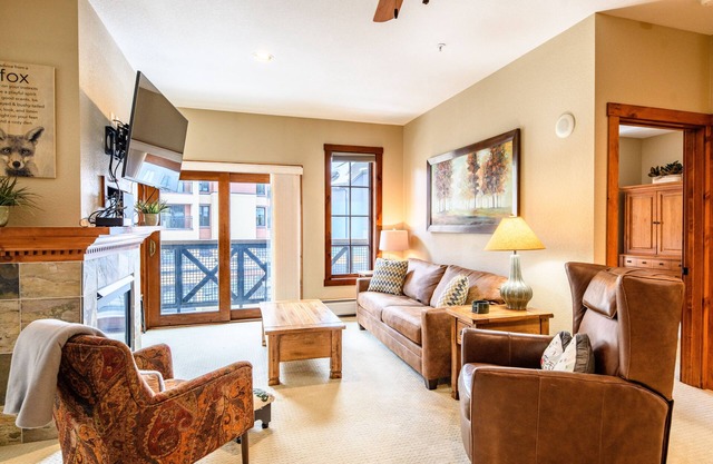 Ski in/out, Downtown Location. Hot Tubs/Pool.