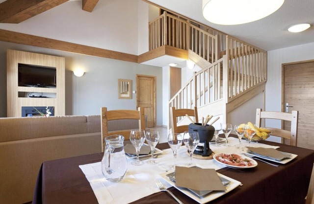 Ski-in/ski-out & foot of the slopes, fitness, swimming pool, balcony, tv, ski locker, 79-83m²