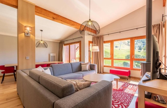 Ski-in/ski-out & foot of the slopes, 10th floor, view ski slopes, fitness, swimming pool, sauna