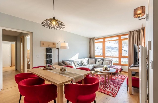 Ski-in/ski-out & foot of the slopes, 7th floor, view ski slopes, fitness, swimming pool, sauna