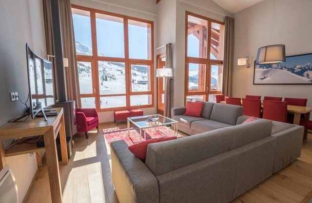 Ski-in/ski-out & foot of the slopes, 5th floor, view ski slopes, fitness, swimming pool, sauna