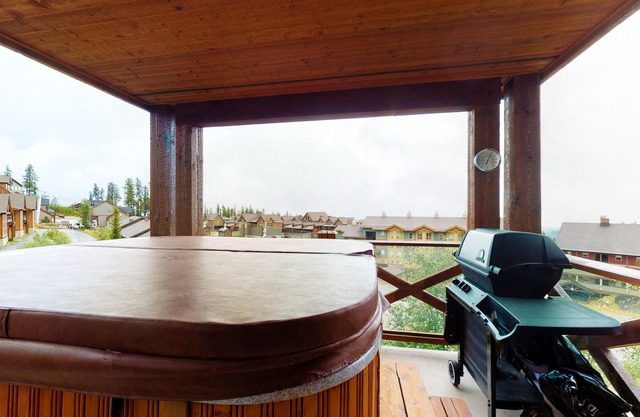 Ski-in/ski-out condo with private hot tub, WiFi, fireplace, & private grill
