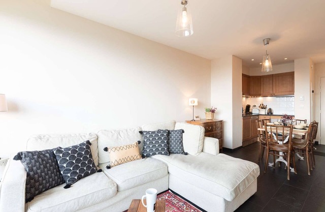 Ski-In/Ski-Out Apt for 7 with Heated Pool