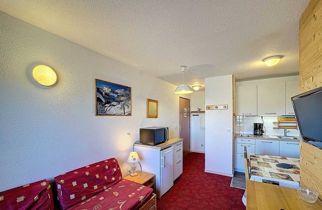 Ski-in/Ski-out Apartment, 2-Room + Mountain Corner, 26m², Sleeps 5, WiFi - Les Menuires