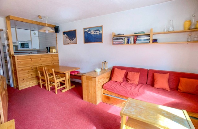 Ski-In/Ski-Out Apartment with Balcony in Tignes Val Claret
