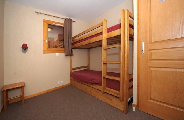 Ski-in/ski-out & foot of the slopes, 11st floor, balcony, tv, ski locker, 30m², Les Menuires
