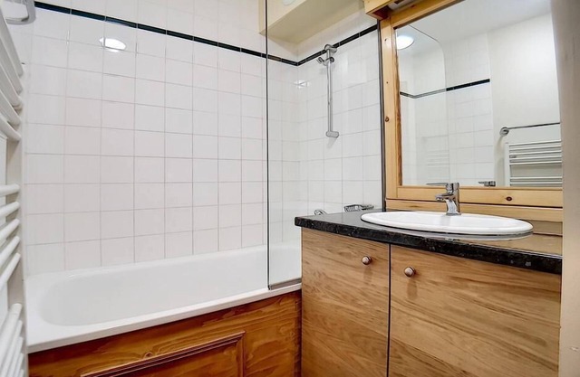 Ski-in/ski-out & foot of the slopes, 7th floor, balcony, tv, ski locker, 30m², Les Menuires