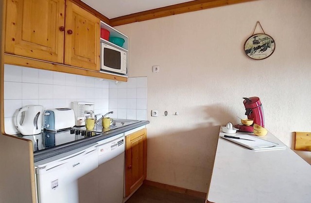 Ski-in/ski-out & foot of the slopes, 7th floor, balcony, tv, ski locker, 30m², Les Menuires