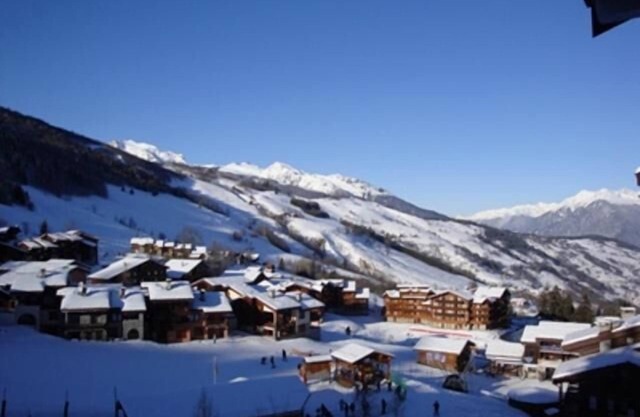 Ski-in/ski-out & foot of the slopes, 4th floor, view ski slopes, balcony, tv, ski locker, 73m²