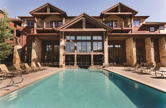 Ski-in/Ski-Out! *Luxury Studio at Grand Timber Lodge*