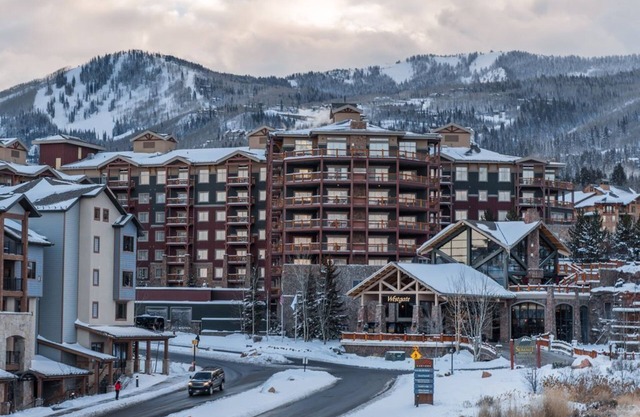 Ski in/Ski out One Bedroom Luxury Villa at Park City Resort in Canyons Village!