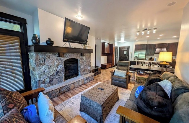 Ski in/Ski-out, Private Balcony, Walk to Dining
