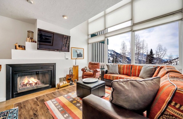 Ski in/Ski Out to Snowbird in Charming Condominium with Open Loft and Fireplace