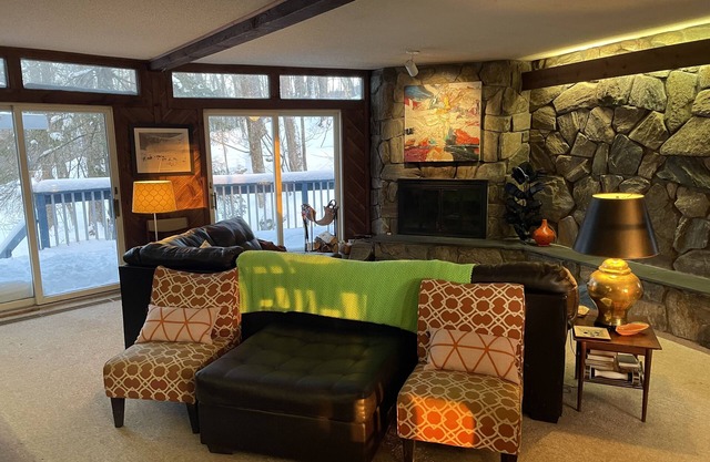 Ski-On Ski-Off at Pico MtnnPremier Slopeside House Rental. Dog Friendly!