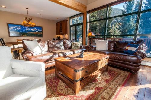 Ski Tip 8719 by Summit County Mountain Retreats