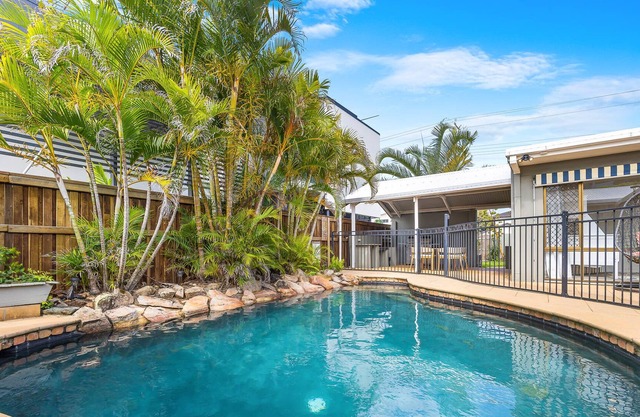 SKYE - Beachside Bliss with Private Pool
