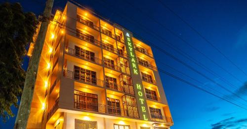 Skylark Hotel