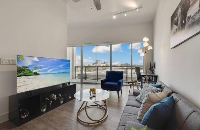 Sleek loft style 2BR I Gym I Parking I Workspace