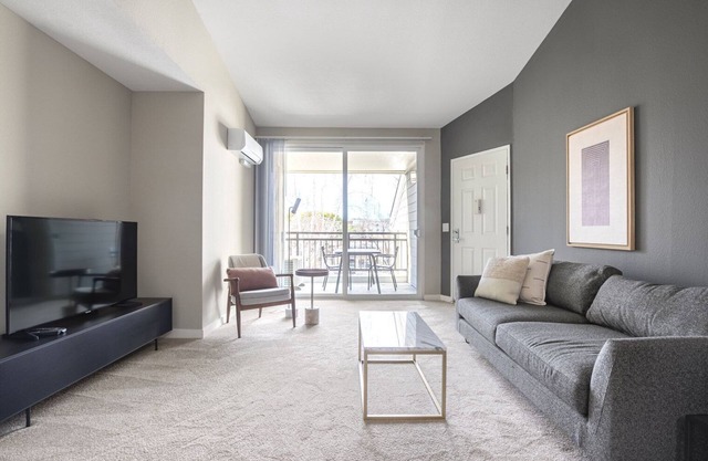 Sleek Santa Clara 1BR w/Pool, Gym, nr. Caltrain & Mall by Blueground