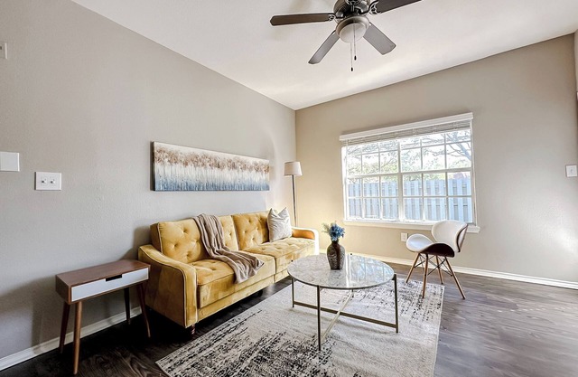 Sleepover Wonderful 1BD/1BA + Gym - Corpus Christi