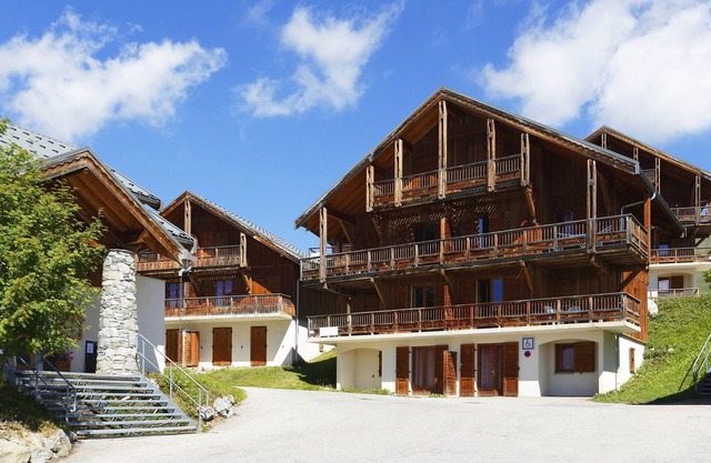 Sleeps 4! Mountain Adventure + FREE Shuttles