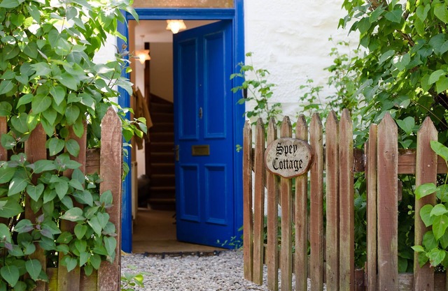 Sleeps 8 in 2 double beds, 1 twin and 1 single bedroom with extra single bed available