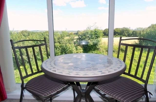 Sleeps6- Countryside Privacy- 30MinToBeach