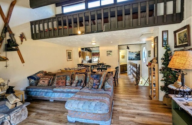 Slope View Townhouse at Snow Summit Ski Resort – Your Perfect Mountain Escape