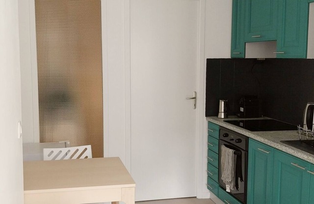 Small apartment in the center of town, a stone's throw from the port and the beach