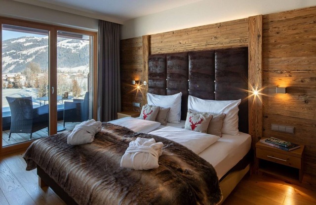Small Junior Suite, SPA + pool, at the golf course, PURE Resort Westendorf