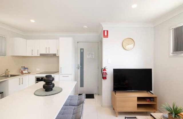 Smart Suites Self Check-in Apartments - W Freney