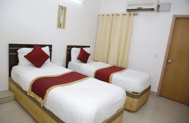 SmartStay Private EXE Room in Luxury Apt-MG Road