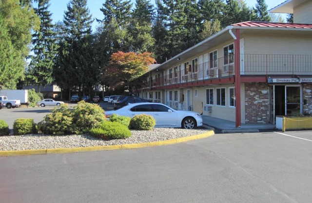Smokey Point Motor Inn