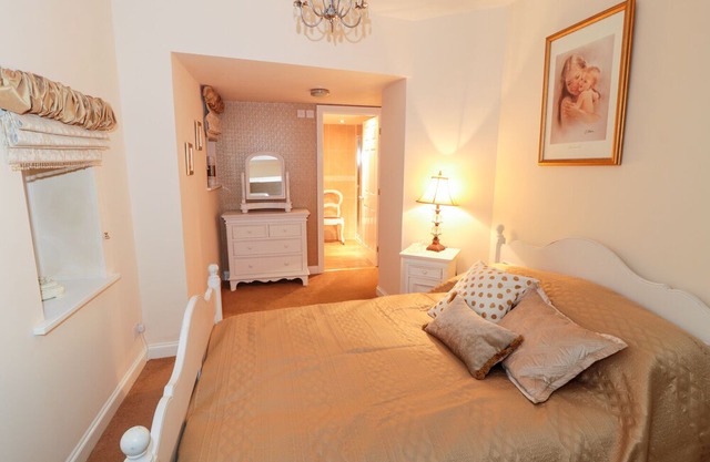 Sneaton Hall Apartment 4, SNEATON