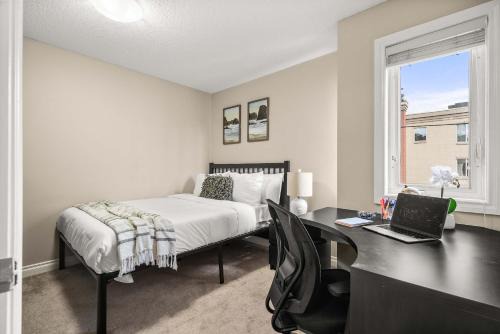 Social Haus Trendy 3BR Townhome in Bridgeland YYC
