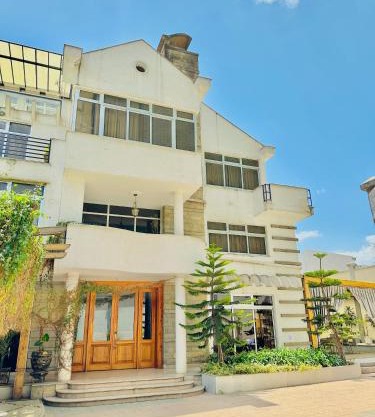 Social House