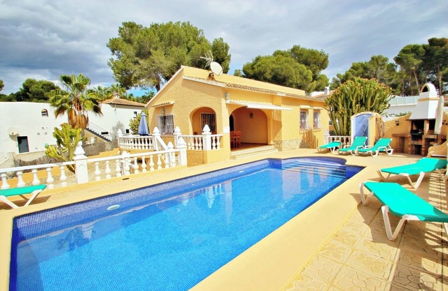 Sofia - holiday home with private swimming pool in Moraira