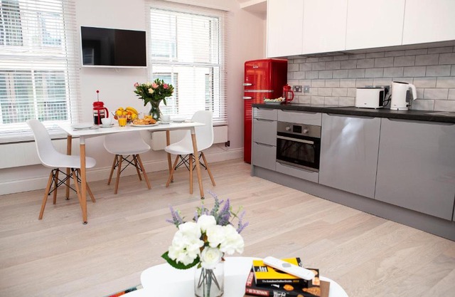 Soho Suites by Indigo Flats