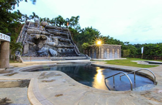 Sol Y Viento Mountain Hotsprings Resort