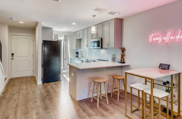 SoLa Bungalow - PMI Austin Metro