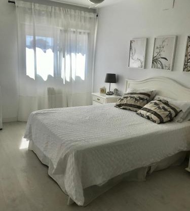 Soleada,amplia con baño privado