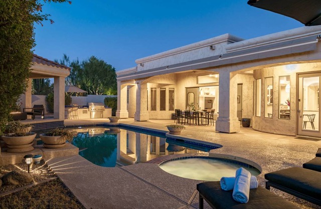 Solstice by AvantStay Contemporary Oasis w/ Pool, Spa & Bar in Gated Community