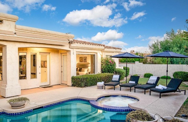 Solstice by AvantStay Contemporary Oasis w Pool Spa Bar in Gated Community