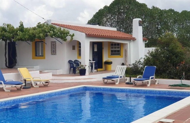 Sondela Self Catering Cottages.nCosy, quaint chalet, 10 meters from the pool.