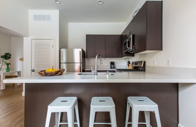 Sonder | State Suites | Stunning 2BR + Balcony