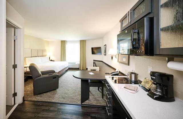 Sonesta Simply Suites Detroit Ann Arbor