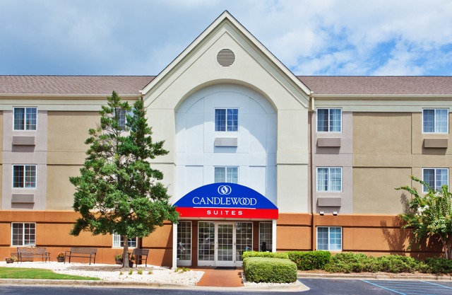 Sonesta Simply Suites Denver West Federal Center