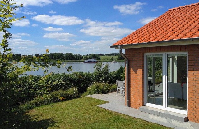 Sonniges 5* Ferienhaus am Ufer der Schlei