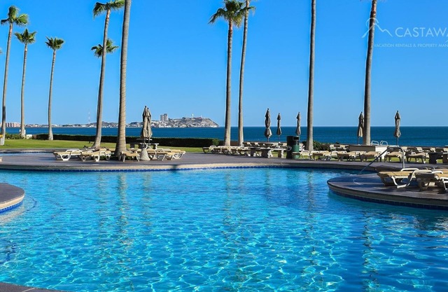 Sonoran Spa W102 - 2 BR Next to the Pool, High Speed Wi-Fi - Beachfront Ground Floor Luxury Condo