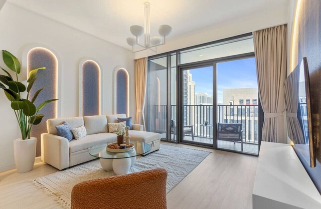 Sophisticated 1 bedroom apartment Creek Harbour